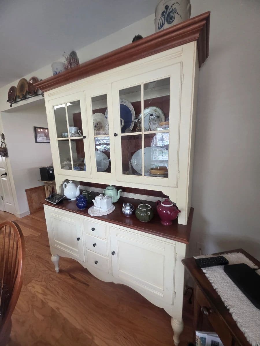 Renaissance Estate Sales/Country Living photo 1