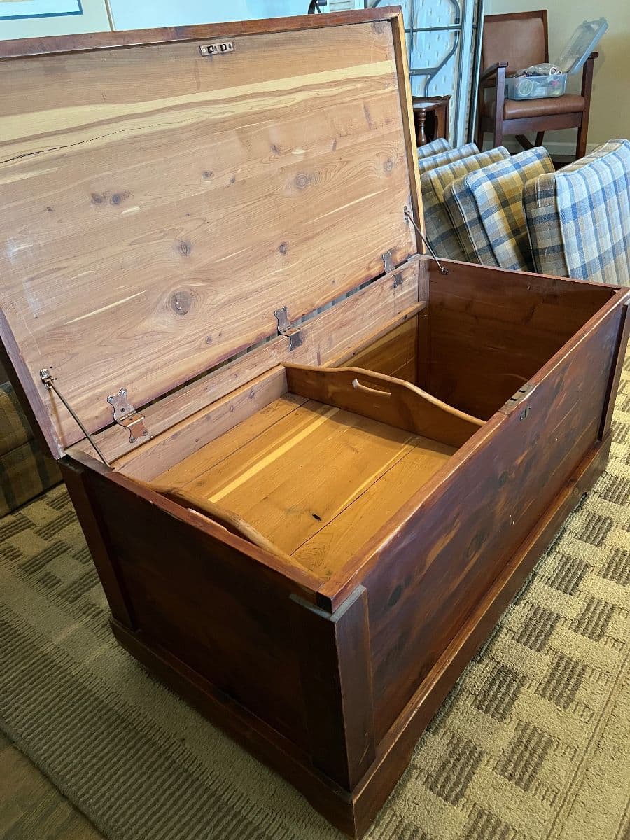 Amanda & Bobby Estate Sales Services photo 8