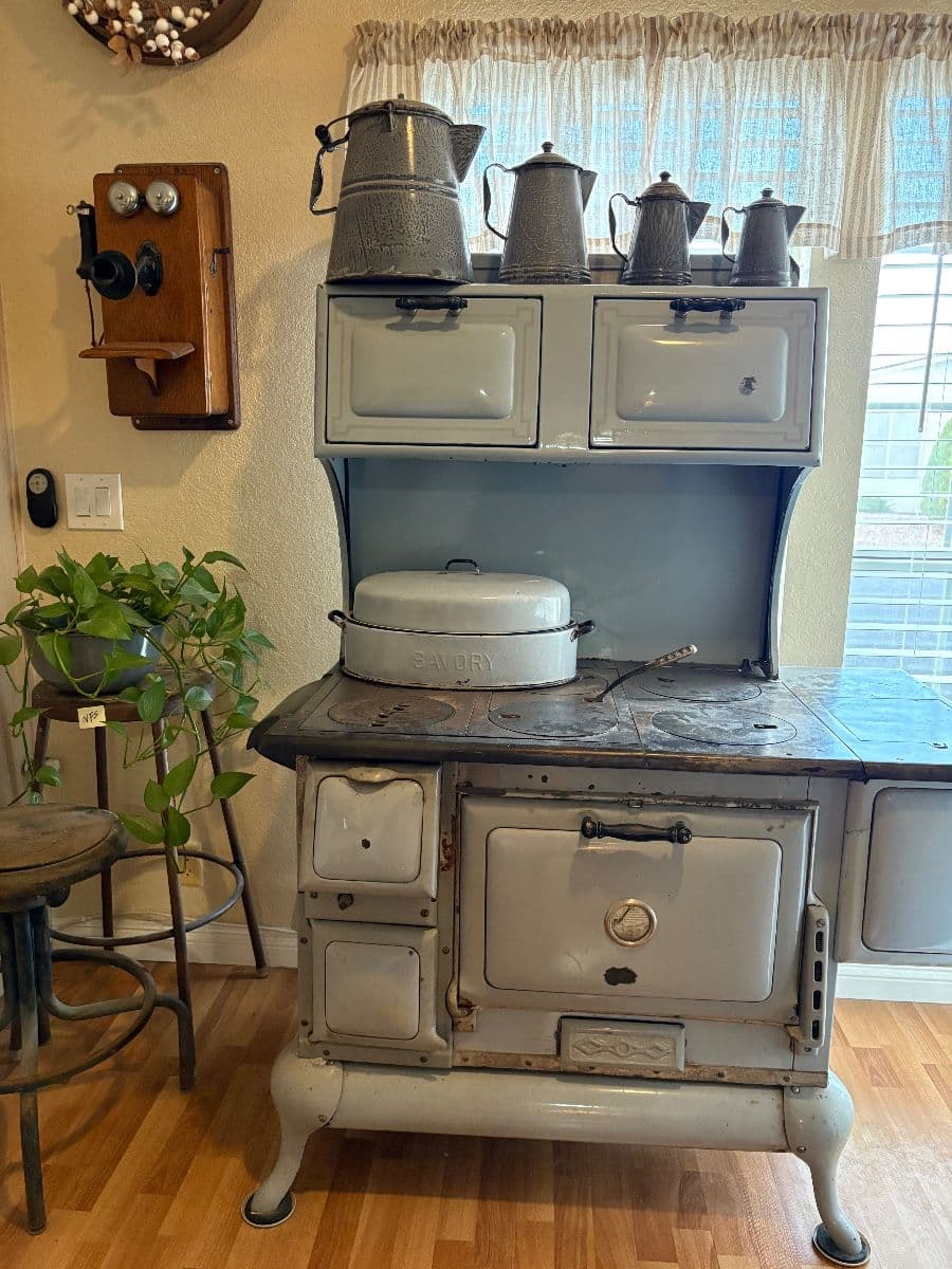 Henderson Primitives & Antiques photo 1
