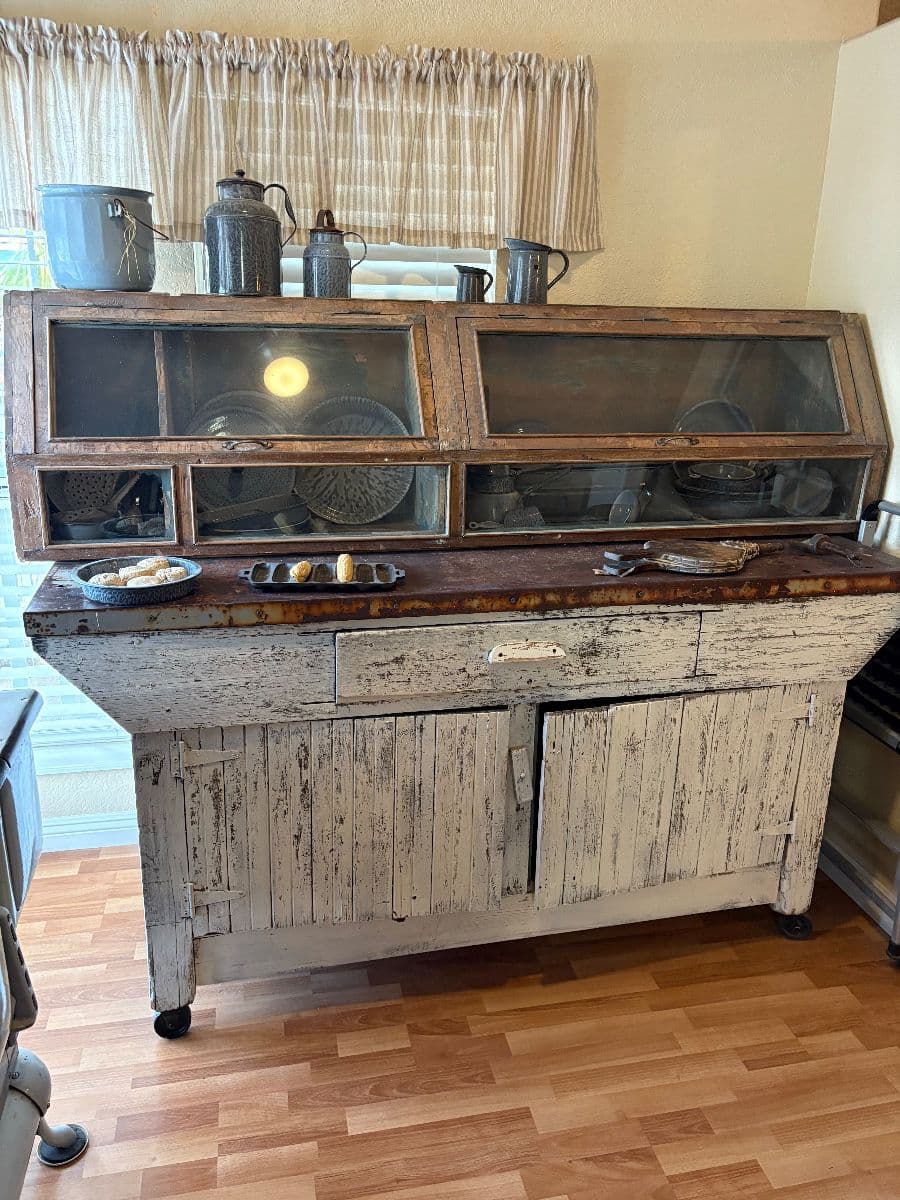 Henderson Primitives & Antiques photo 2