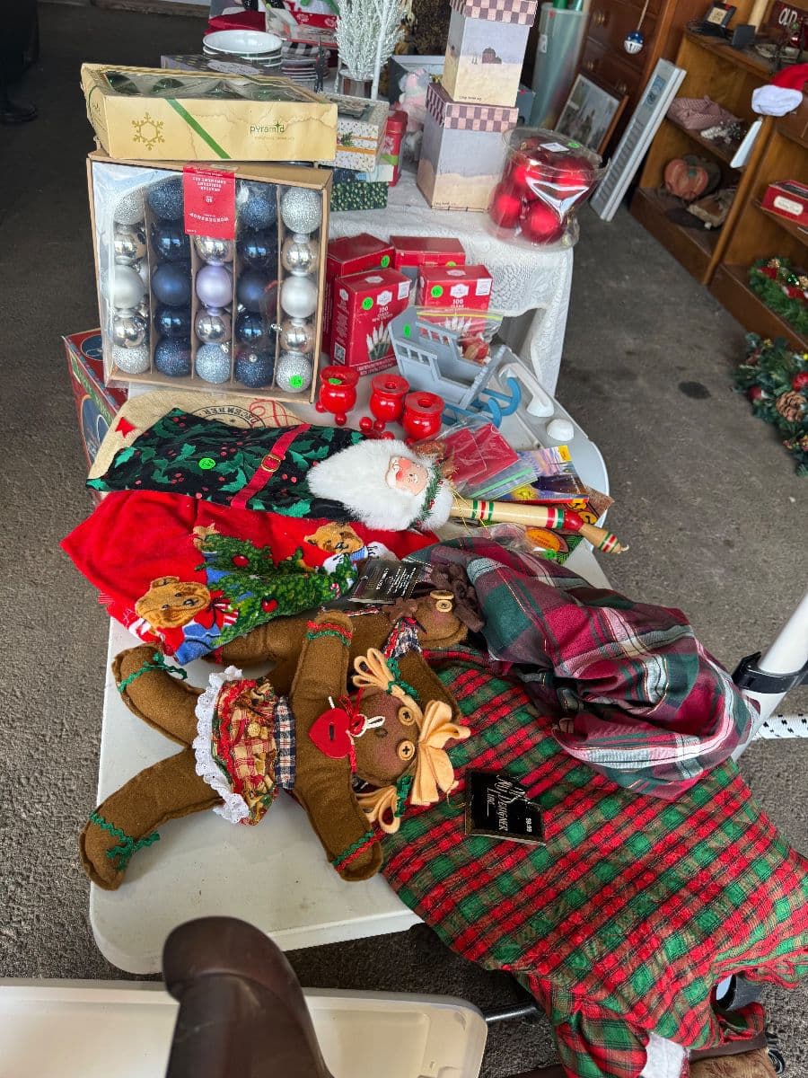 LiVecchi Estate Sales photo 10