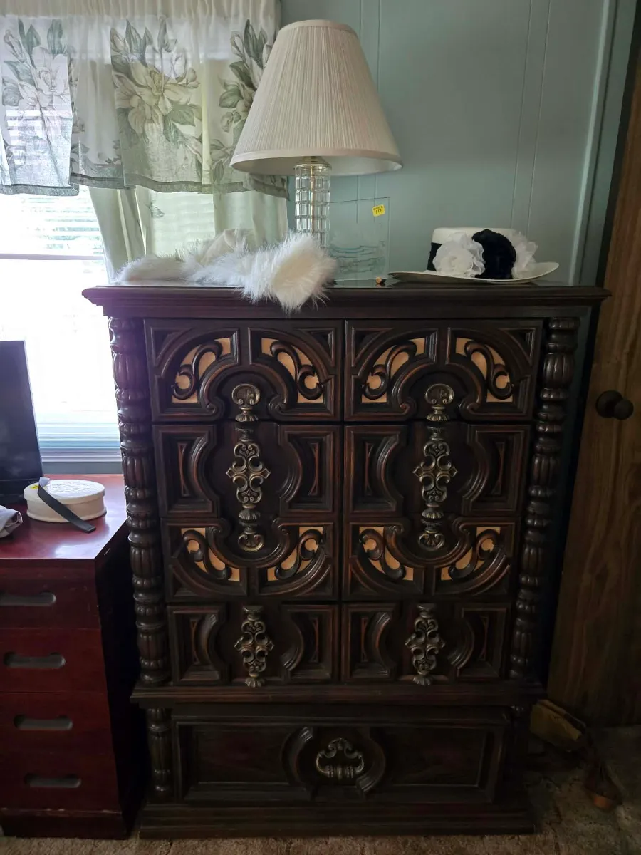 VINTAGE FINDS IN CITRUS HIEGHTS photo 1