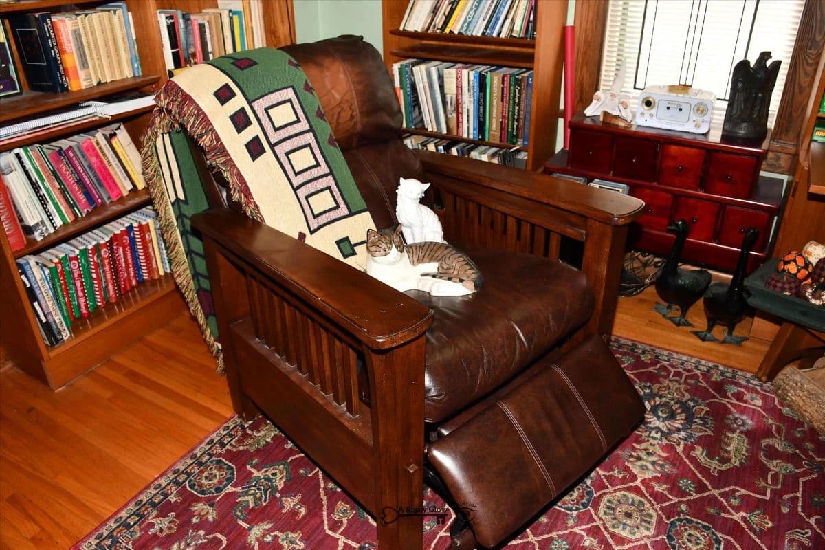 Noble Naperville: Quality Furniture, Crystal, Jewelry, Quilts, Holiday, Toys, More! photo 5