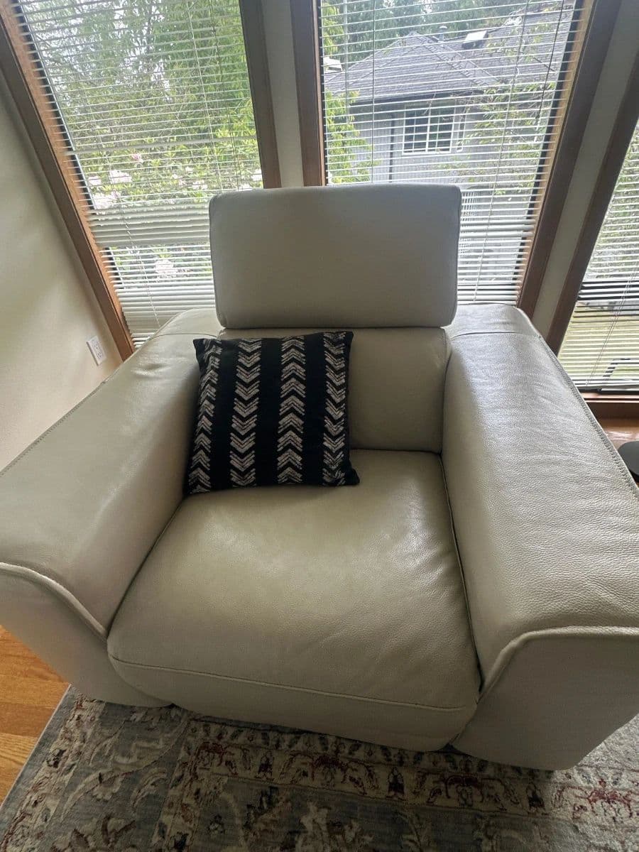 Grasons of Bellevue: INTERNATIONAL RELOCATION - 2 Day Estate Sale in Redmond, WA photo 10