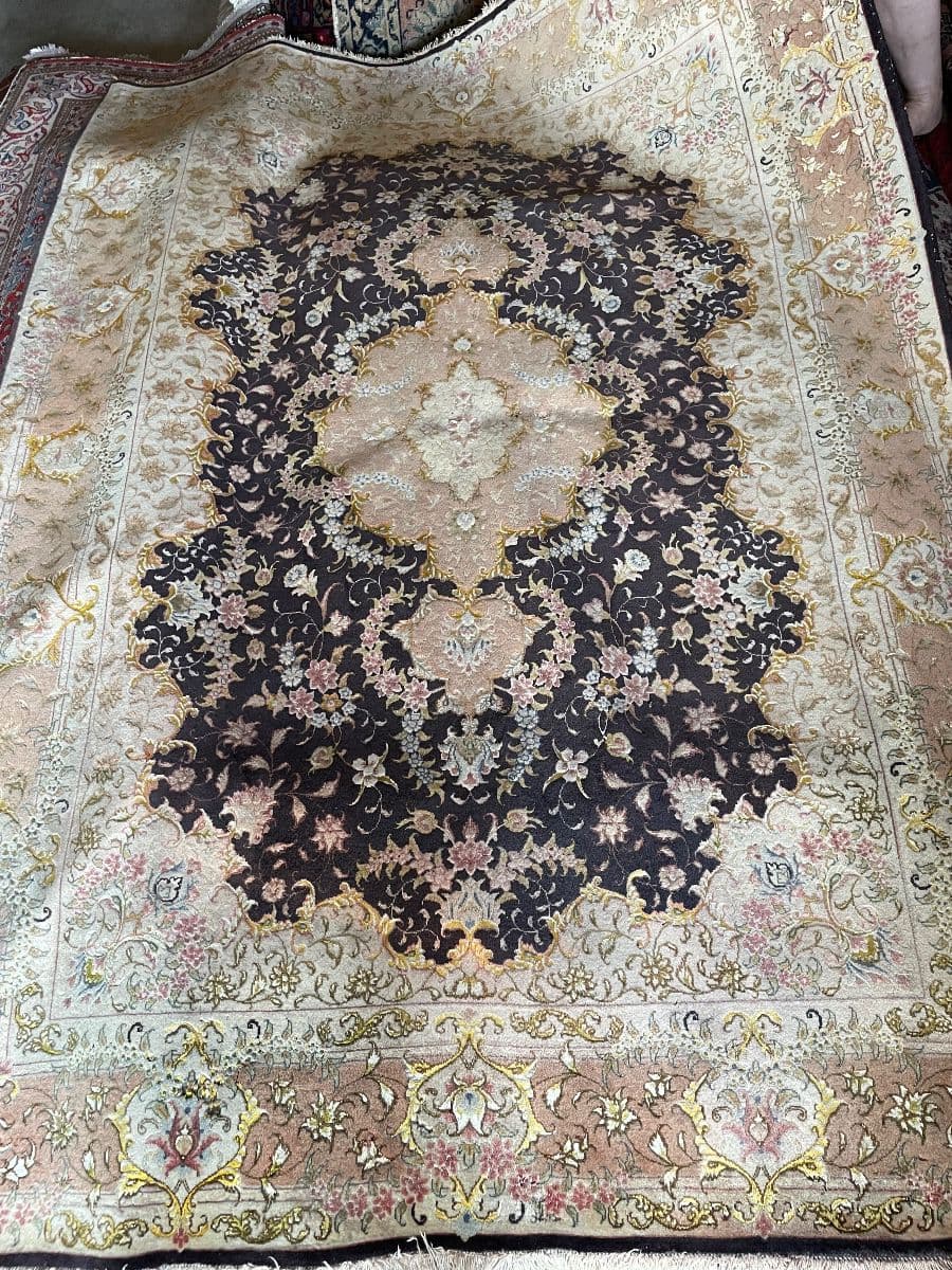 Copy of Moving sale: Thousands of Iranian handmade rugs and complete home furnishings. photo 8