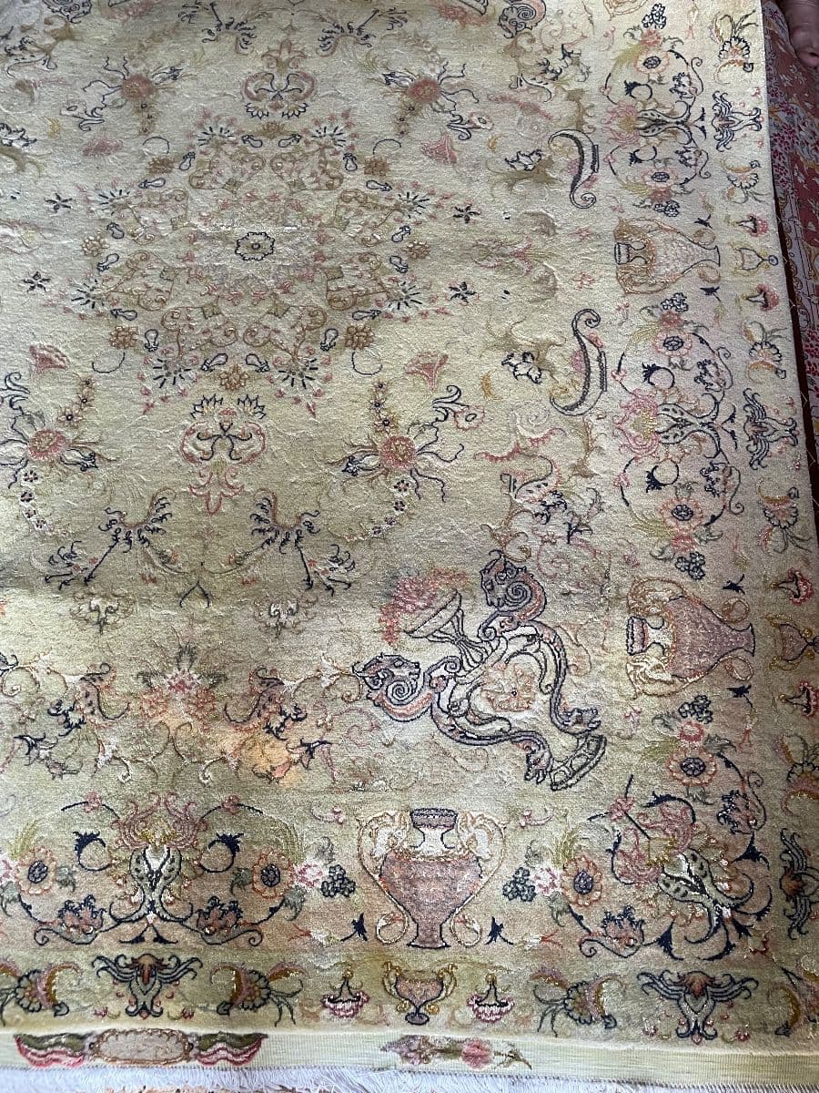Copy of Moving sale: Thousands of Iranian handmade rugs and complete home furnishings. photo 4
