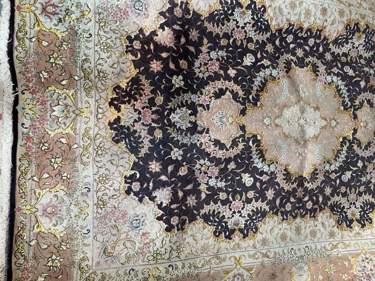 Copy of Moving sale: Thousands of Iranian handmade rugs and complete home furnishings. photo 10