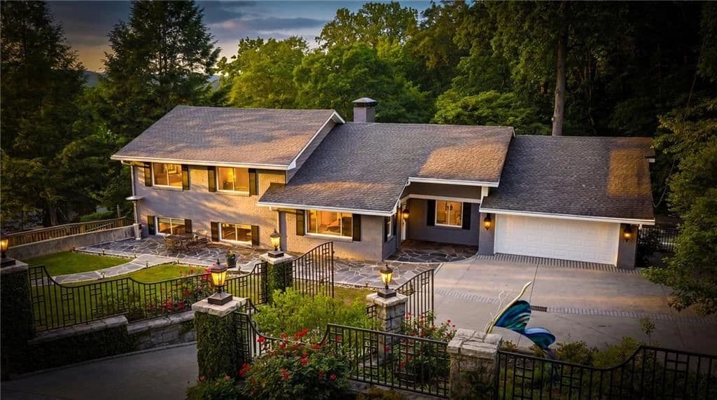 Come Find Your PERFECT PIECE at this STUNNING Home in Atlanta FILLED w/ Amazing Furniture and Finds! photo 1