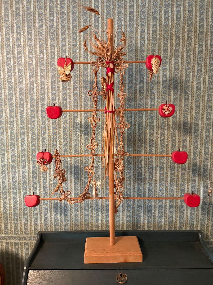 Salvaged by Sonya * Estate Sale * Everything Vintage Like Grandma's Attic!! photo 4