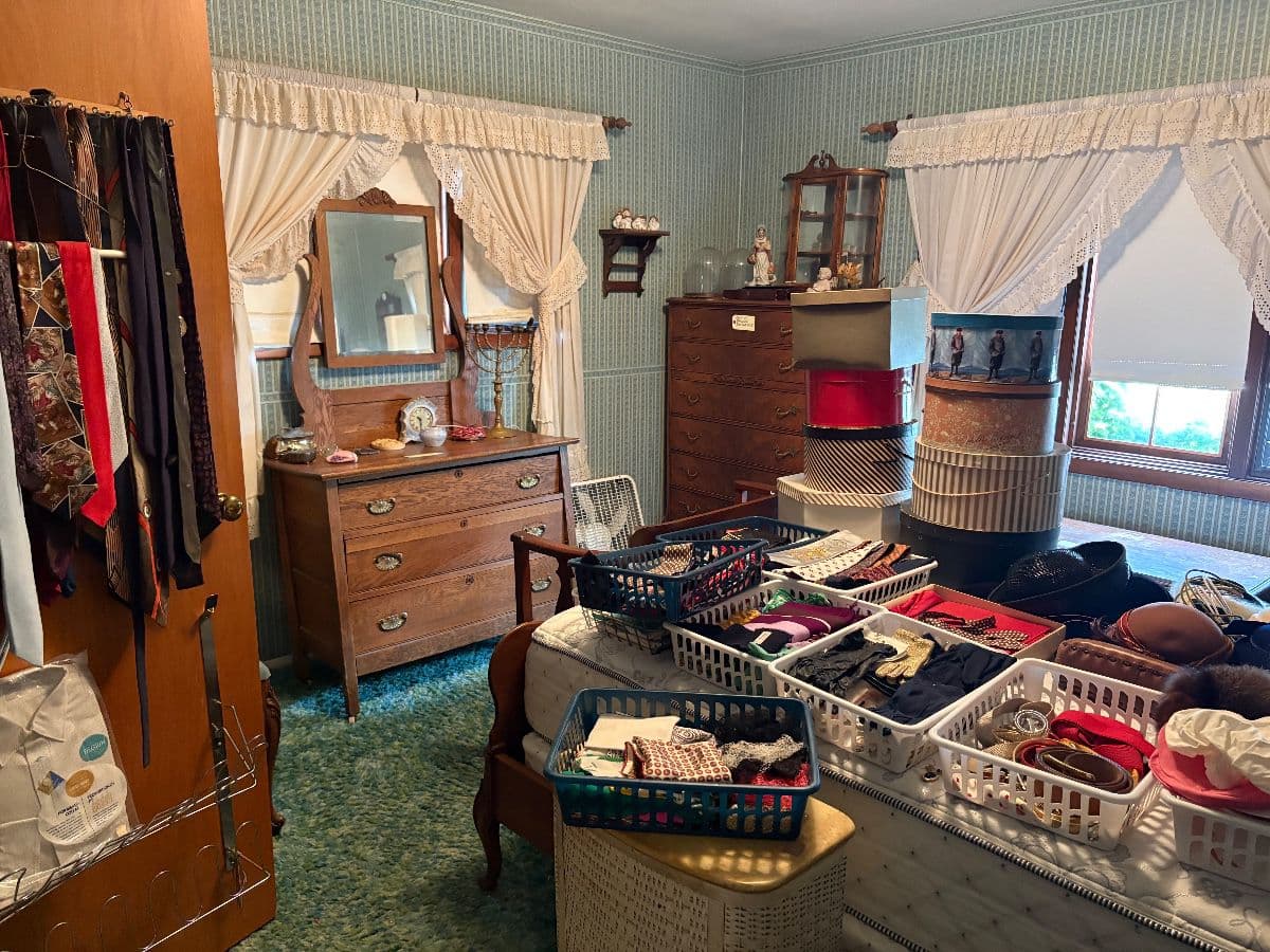 Salvaged by Sonya * Estate Sale * Everything Vintage Like Grandma's Attic!! photo 1