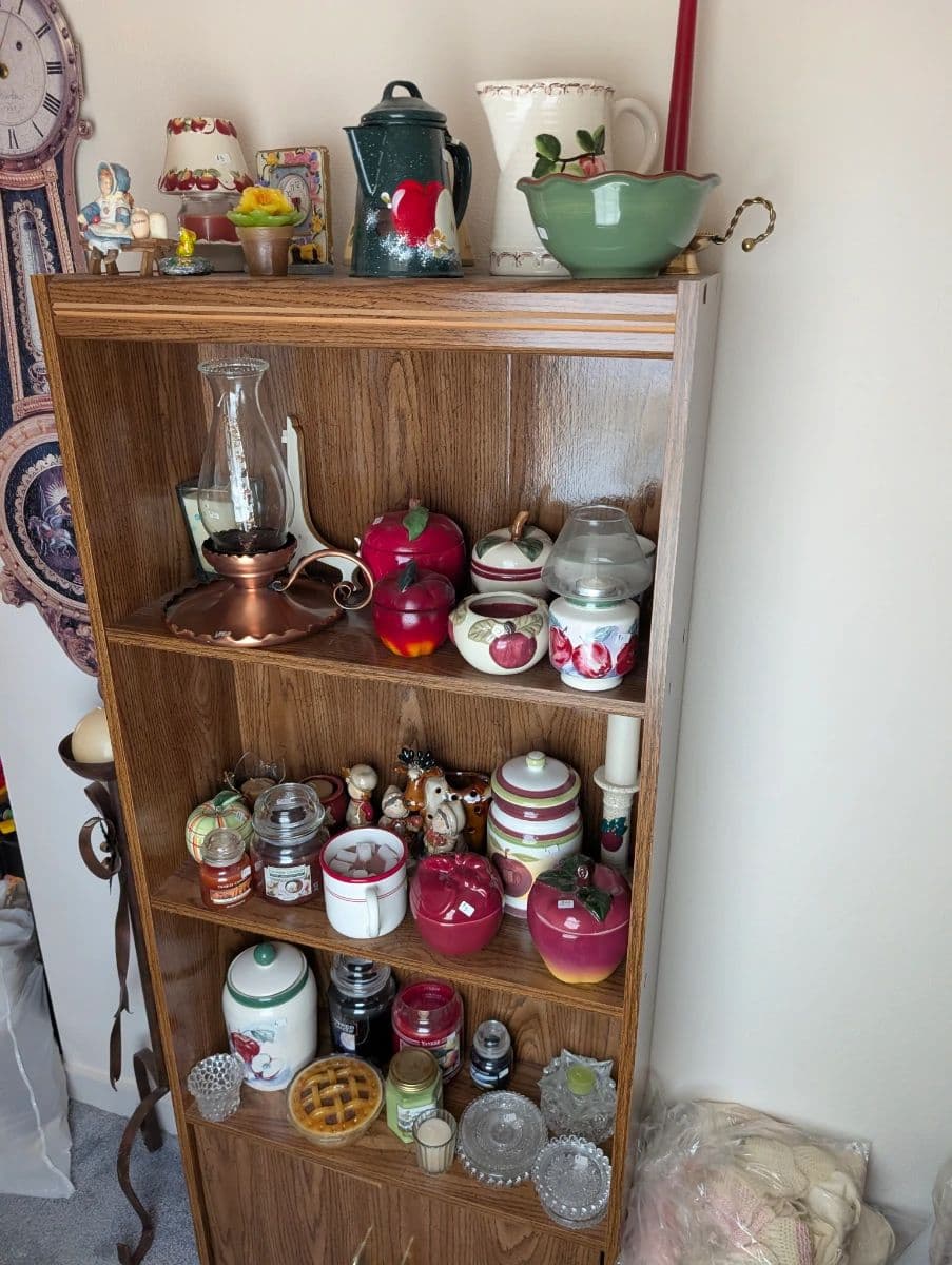 Karnes Estate Sale - ATARI, Vintage Toys, Clocks, Golf, Records, Holiday Decor photo 12