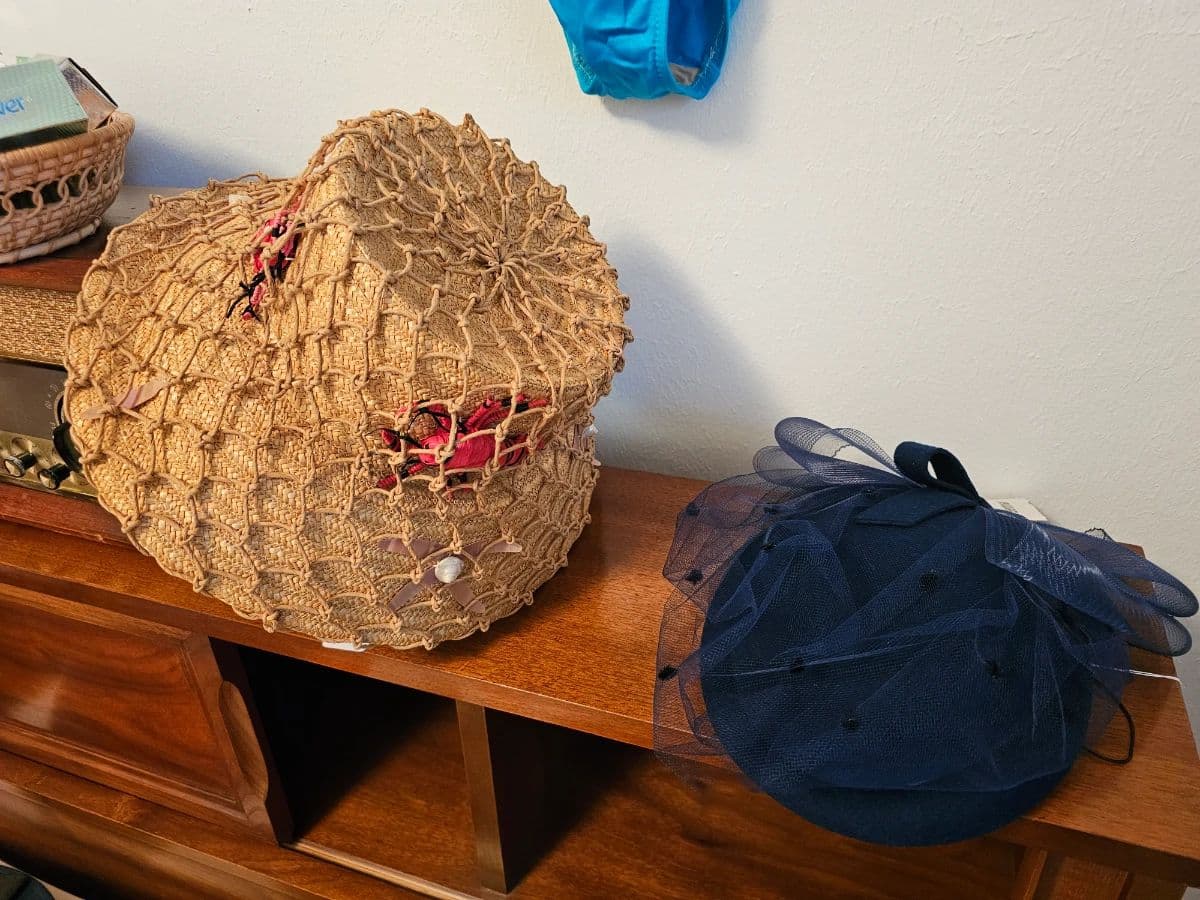 MCM Blues,Jazz, soul 1950 Clothes, Broyhill Brazilia, Jewelry, Glass, Trunks, Bowling Trophies, photo 5