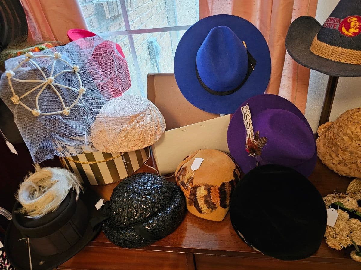MCM Blues,Jazz, soul 1950 Clothes, Broyhill Brazilia, Jewelry, Glass, Trunks, Bowling Trophies, photo 3