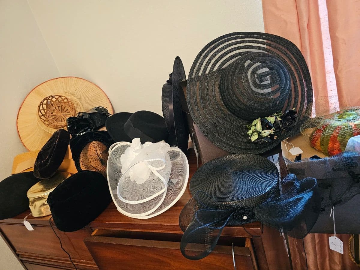 MCM Blues,Jazz, soul 1950 Clothes, Broyhill Brazilia, Jewelry, Glass, Trunks, Bowling Trophies, photo 4