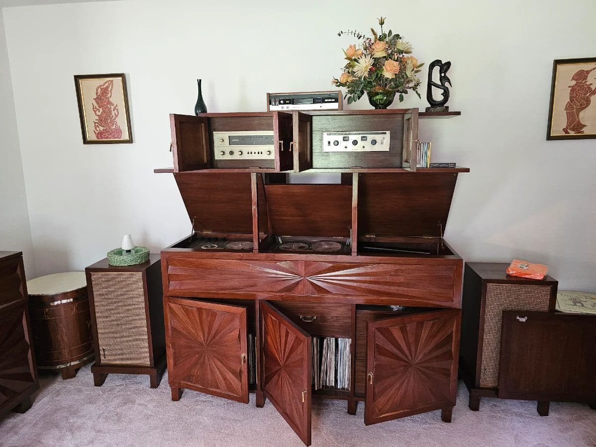 MCM Blues,Jazz, soul 1950 Clothes, Broyhill Brazilia, Jewelry, Glass, Trunks, Bowling Trophies, photo 1