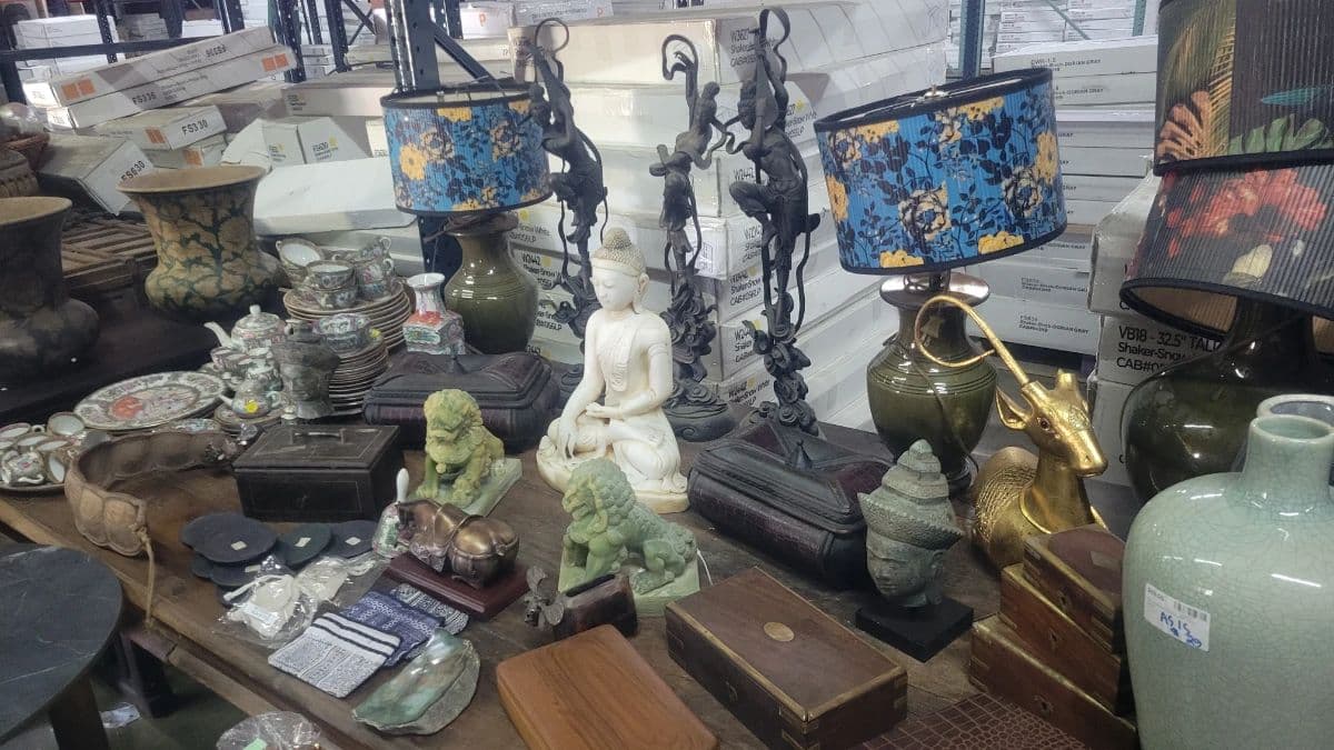 Asian art and accessories photo 4