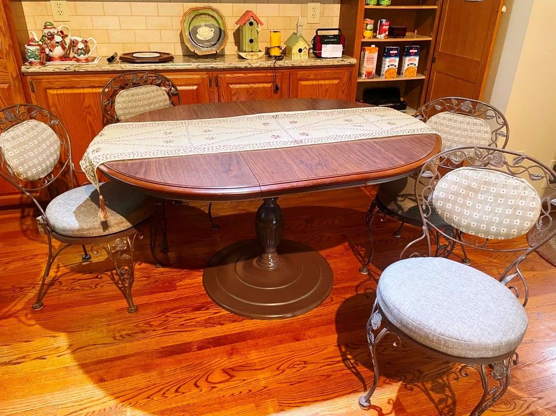 A Very Nice One Day Grand Blanc Estate Sale 8-15-26 photo 3