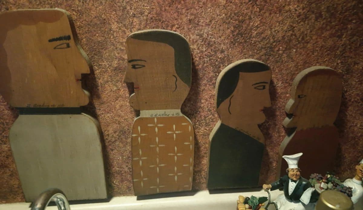 ️ ALL STARS ️ 32CONSIGN ESTATE SALE photo 9