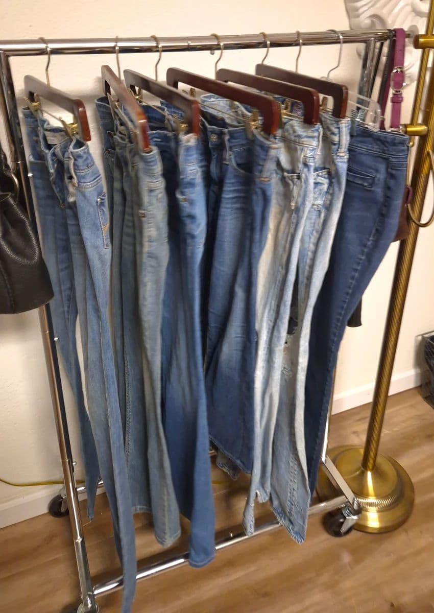 ️ ALL STARS ️ 32CONSIGN ESTATE SALE photo 10