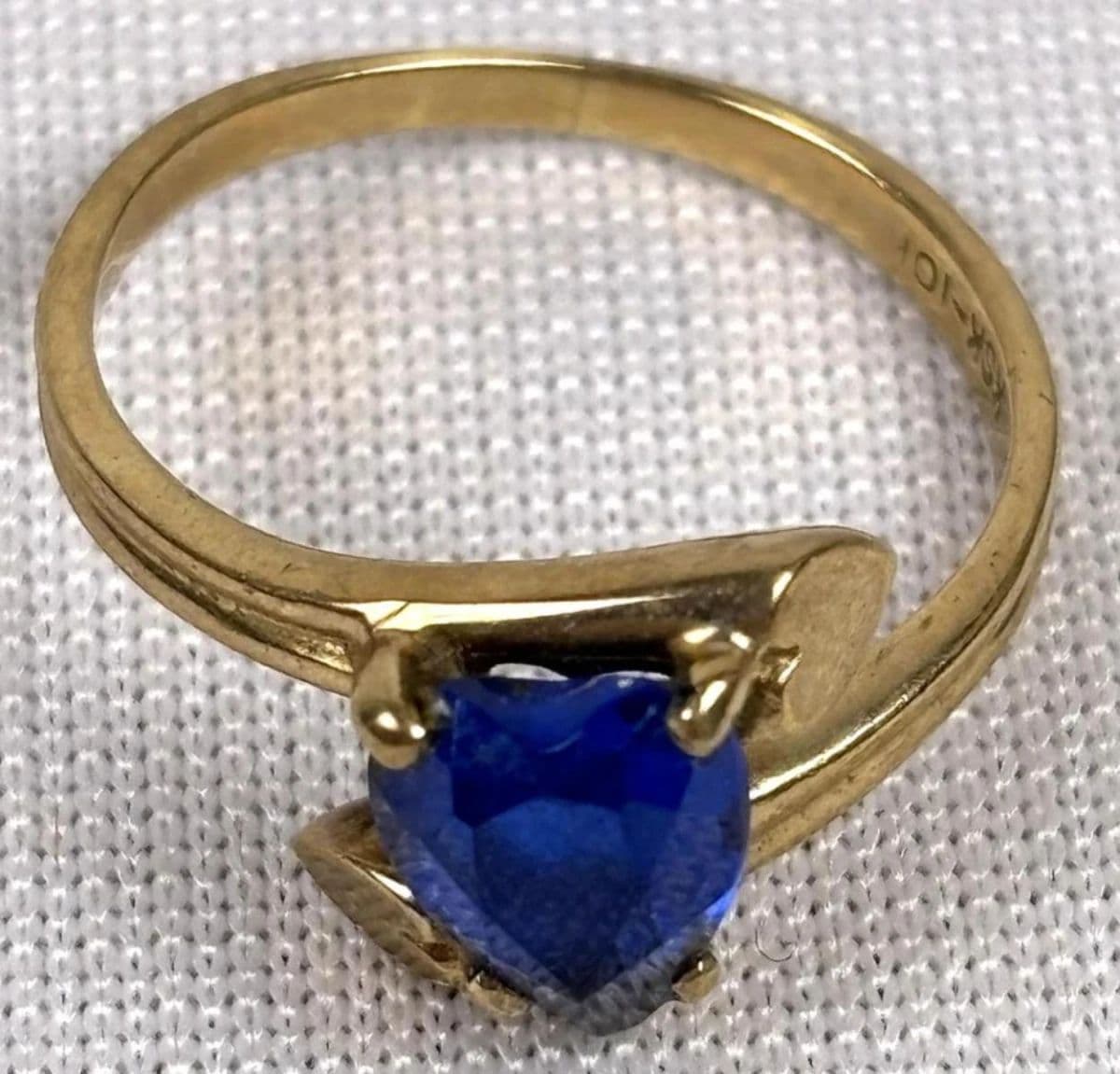 ANTIQUES AND COLLECTIBLES ONLINE AUCTION photo 9