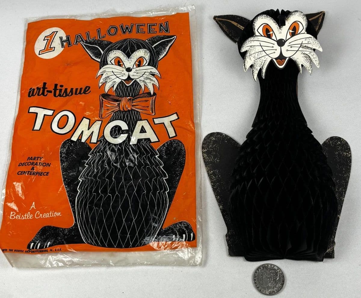 ANTIQUES AND COLLECTIBLES ONLINE AUCTION photo 7