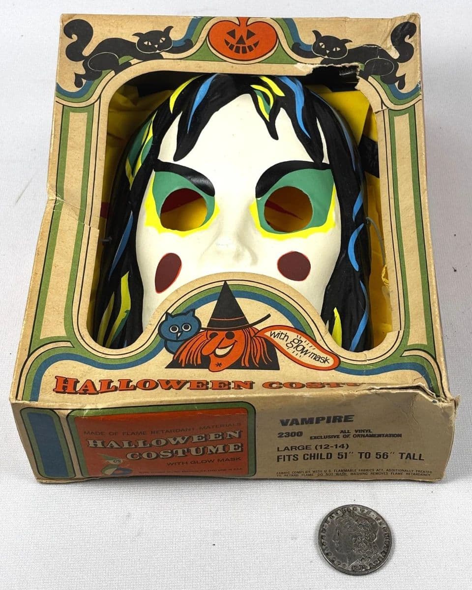 ANTIQUES AND COLLECTIBLES ONLINE AUCTION photo 11