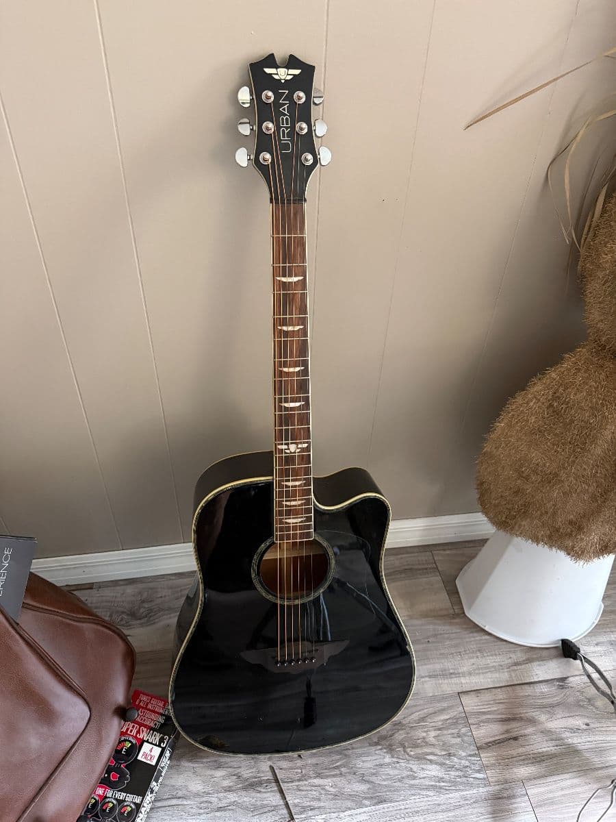 Anthony sale with Musical instruments , Gemstones, Tools, furniture etc photo 5