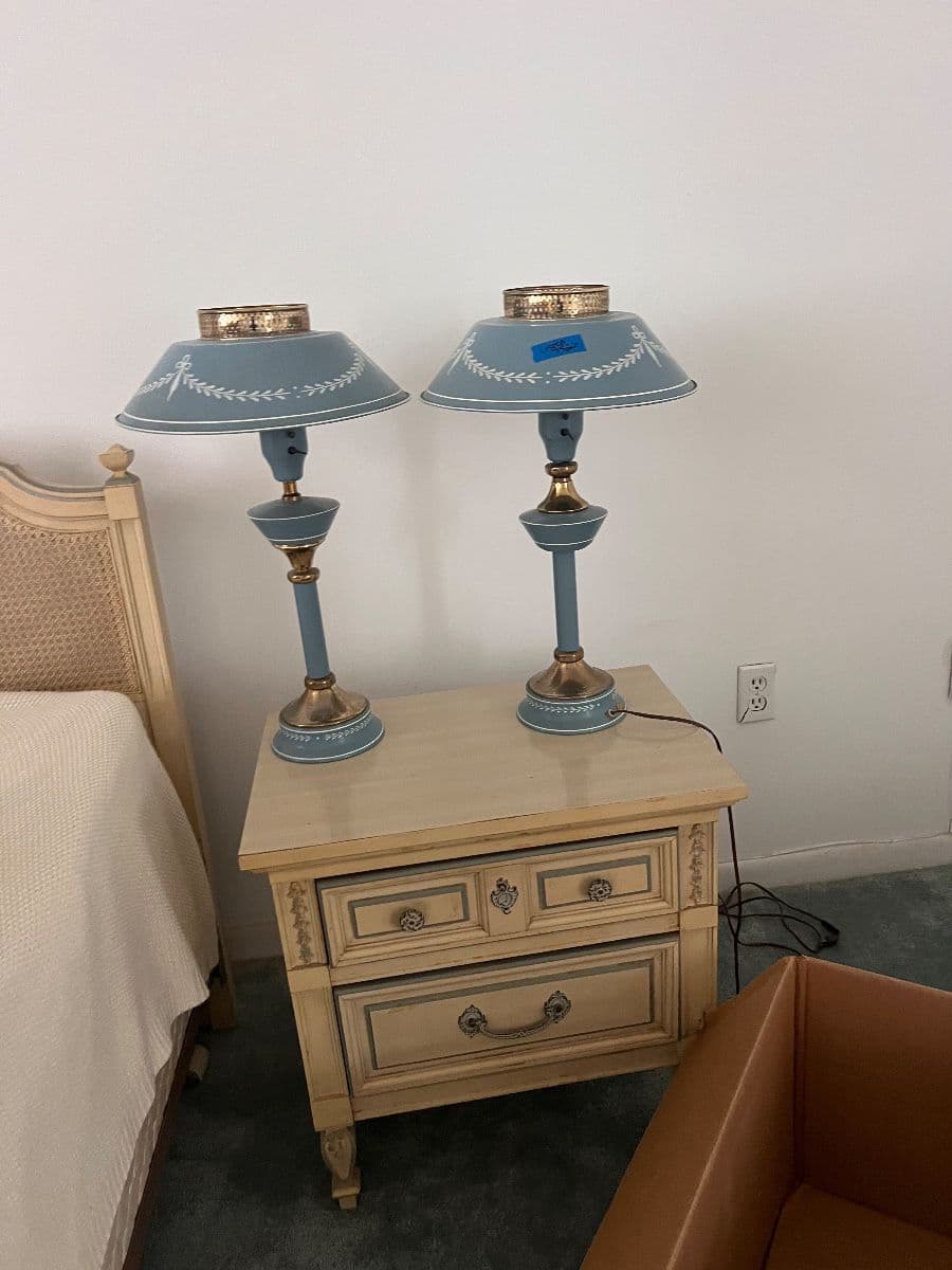Estate Ninjas Beachside Golden Girls Collects Risqué Ashtrays & Limoges photo 11