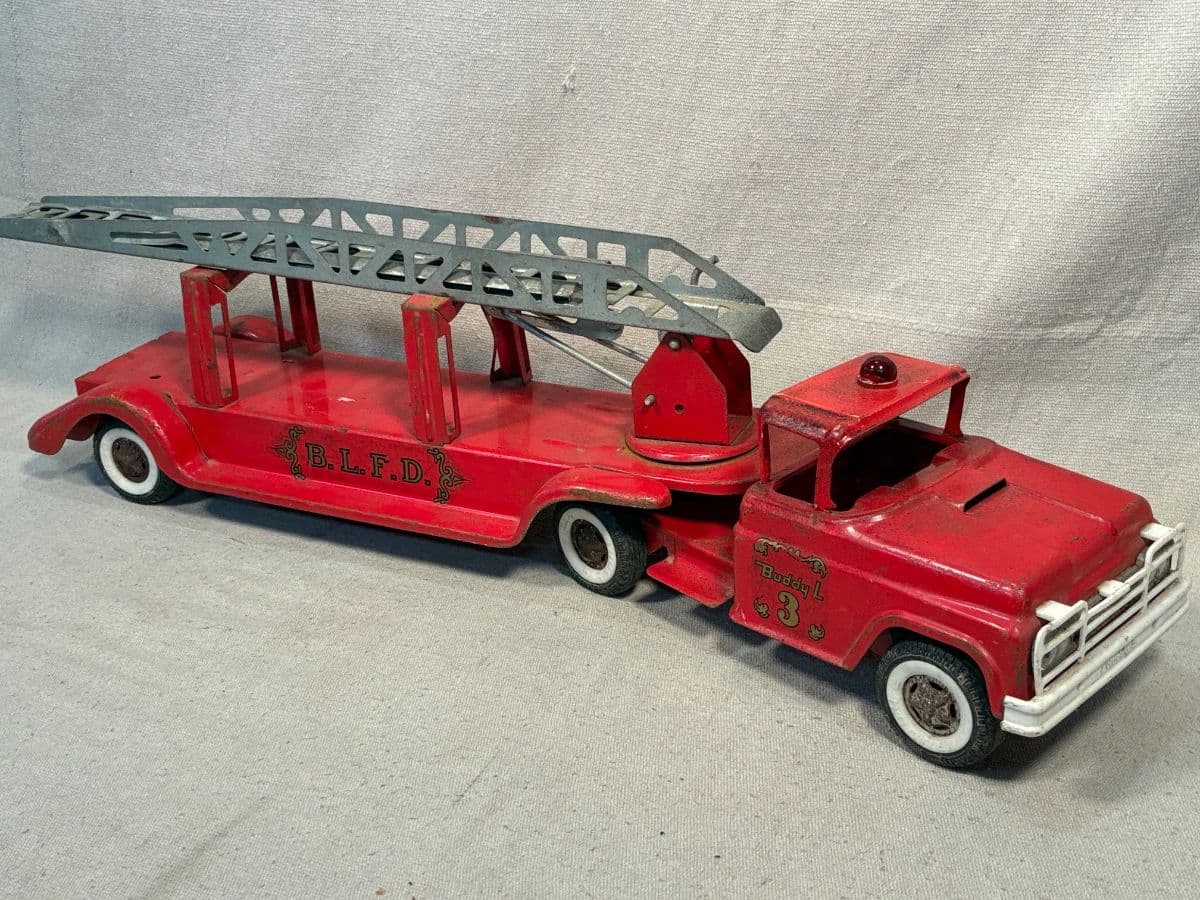 Antiques & Collectibles Auction photo 1