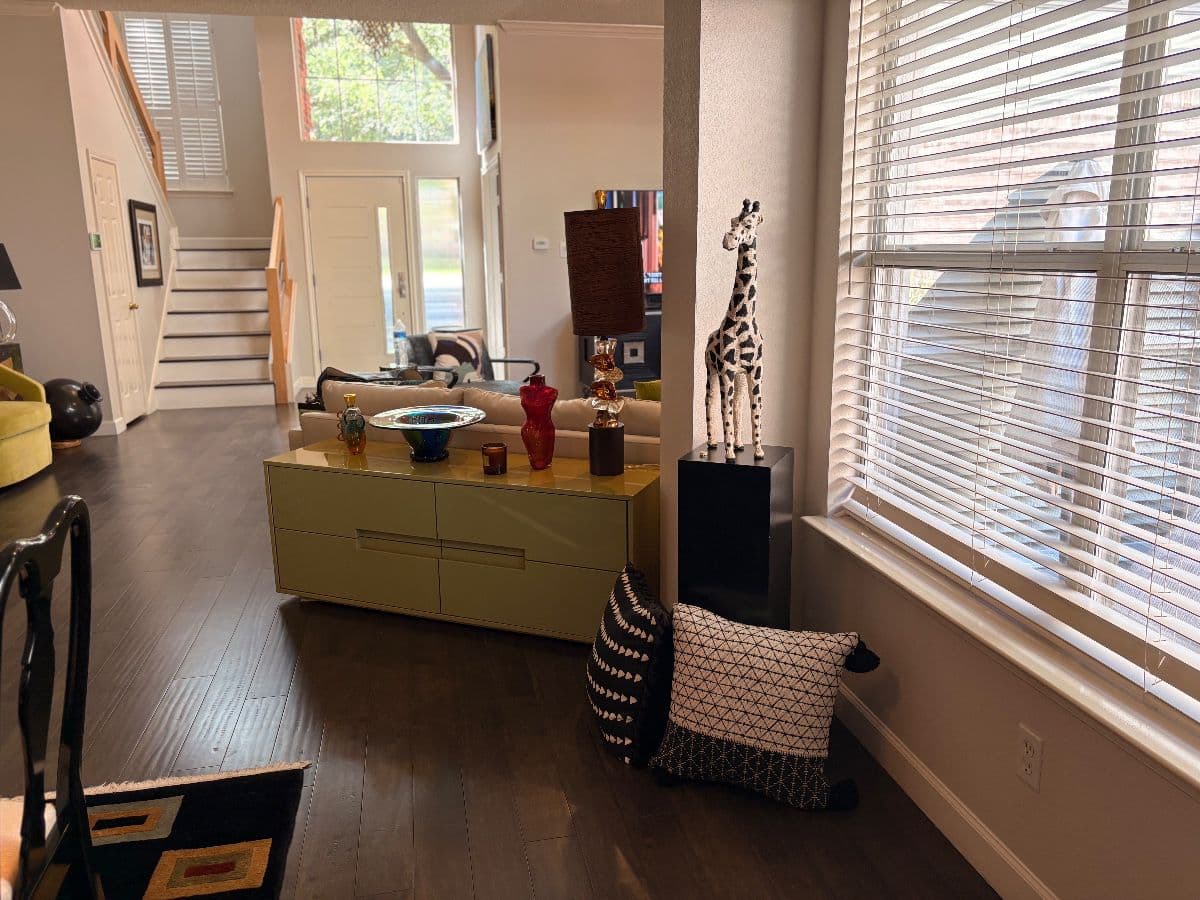 LANN Estate Sales - High End Boutique Sale photo 8