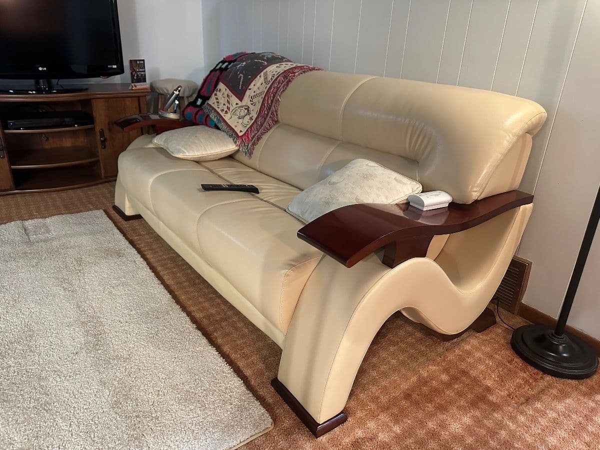 Merchant Traders-FULL HOUSE-Man Cave, Great Furniture, Advertising, Christmas, Disney. Darien photo 10