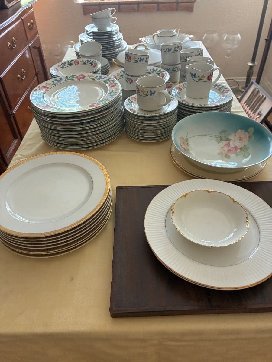 70 YEARS WITH LOTS OF MID CENTURY TREASURES photo 9