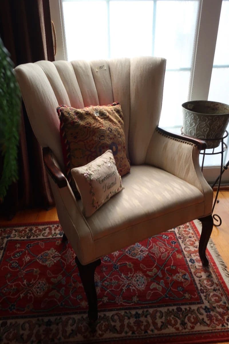 DIVINE FINDS ESTATE SALE IN FUREY PLANTATION photo 6