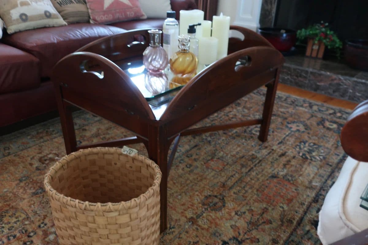DIVINE FINDS ESTATE SALE IN FUREY PLANTATION photo 3