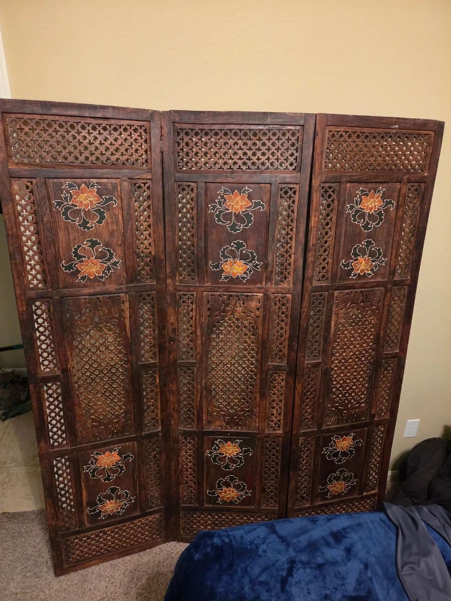Bates Estate Sale Unique Furnishing photo 3